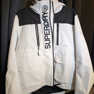Superdry Women's Performance Jacket in White and Black